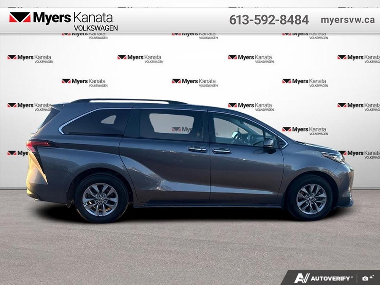 2022 Toyota Sienna XLE 8-Passenger  - Sunroof Photo