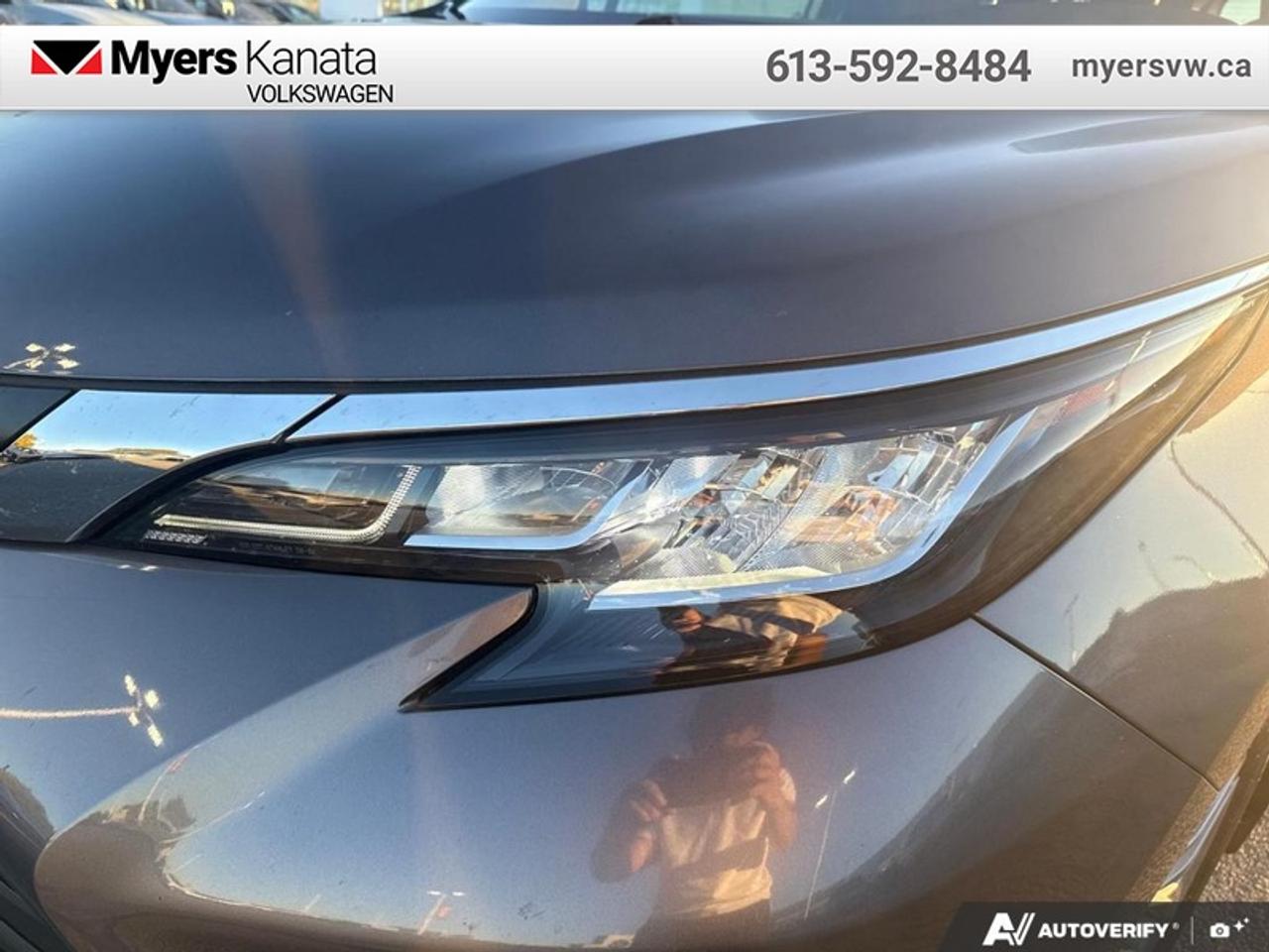 2022 Toyota Sienna XLE 8-Passenger  - Sunroof Photo