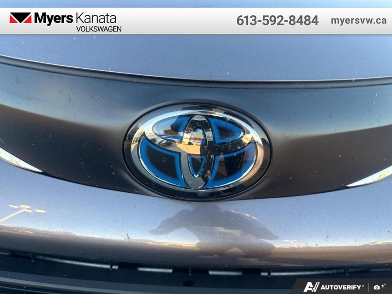 2022 Toyota Sienna XLE 8-Passenger  - Sunroof Photo