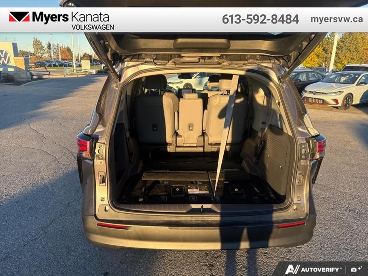 2022 Toyota Sienna XLE 8-Passenger  - Sunroof Photo