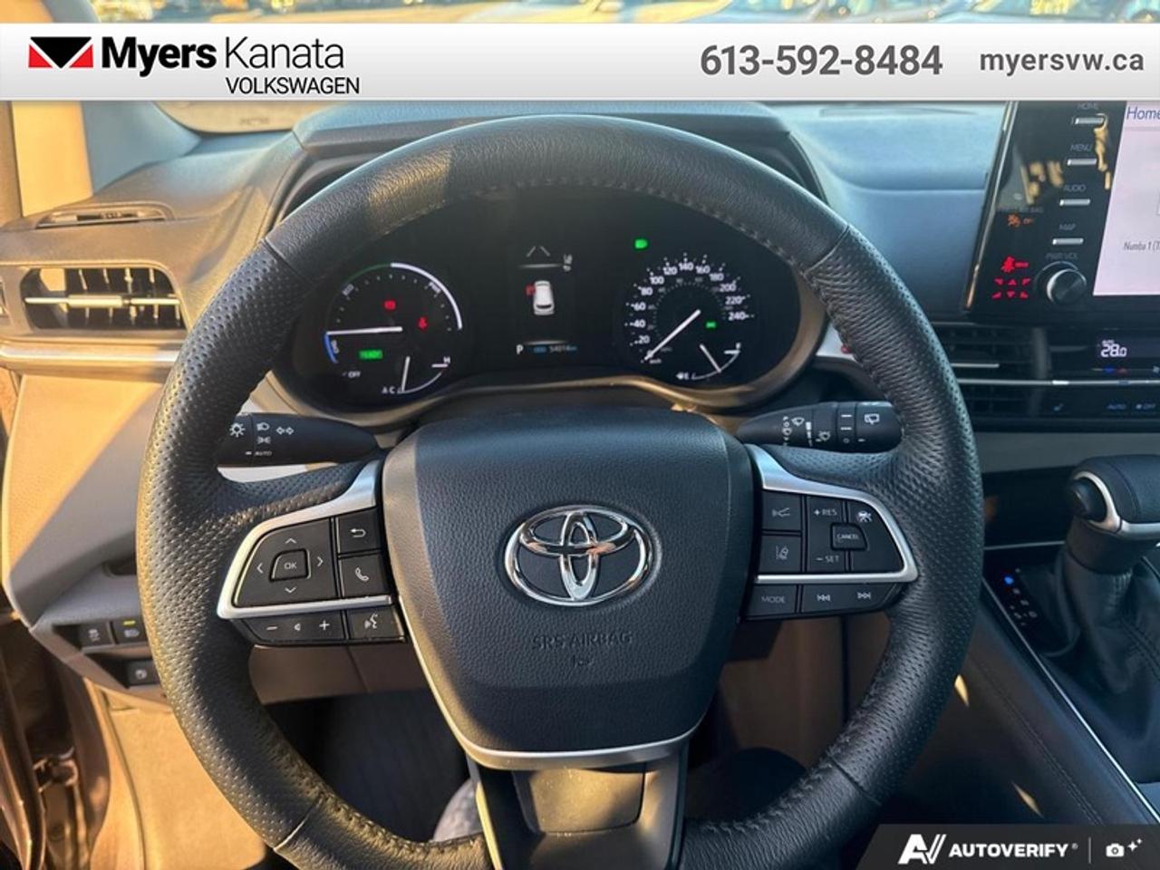 2022 Toyota Sienna XLE 8-Passenger  - Sunroof Photo