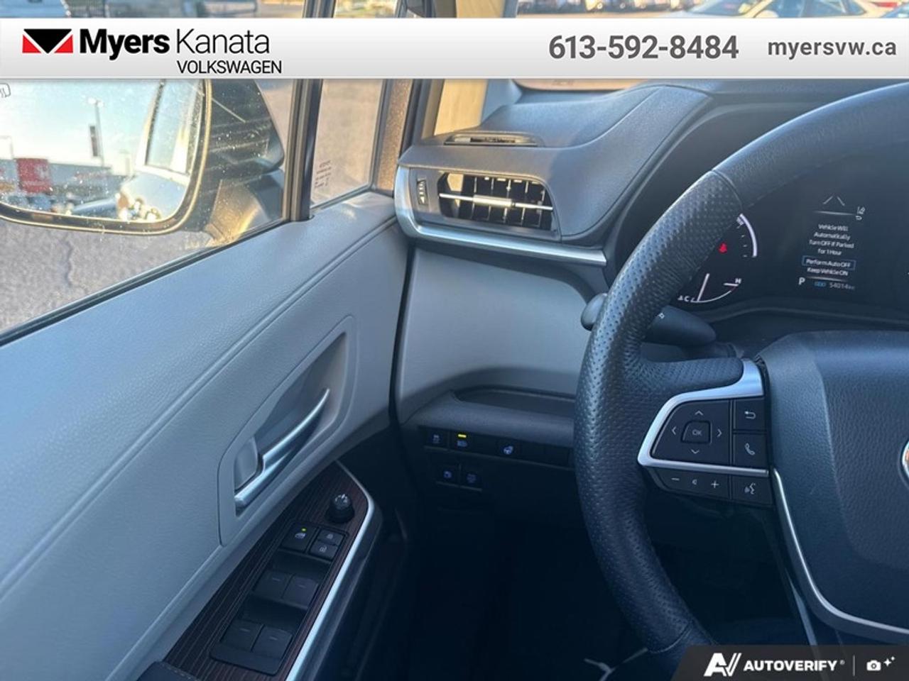 2022 Toyota Sienna XLE 8-Passenger  - Sunroof Photo