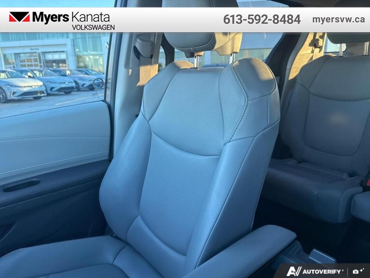 2022 Toyota Sienna XLE 8-Passenger  - Sunroof Photo