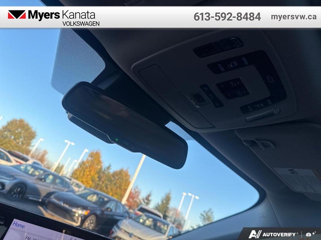 2022 Toyota Sienna XLE 8-Passenger  - Sunroof Photo