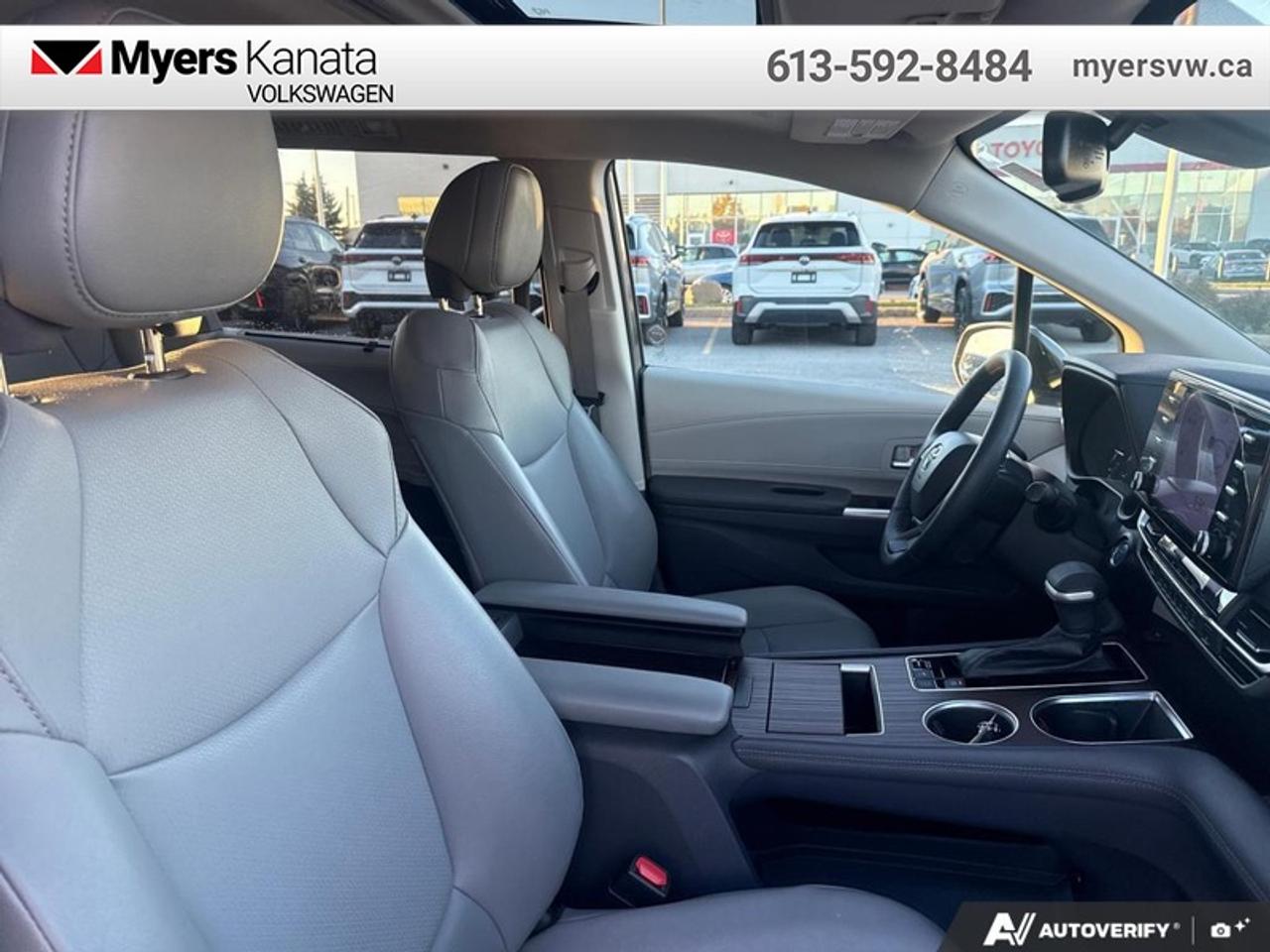 2022 Toyota Sienna XLE 8-Passenger  - Sunroof Photo