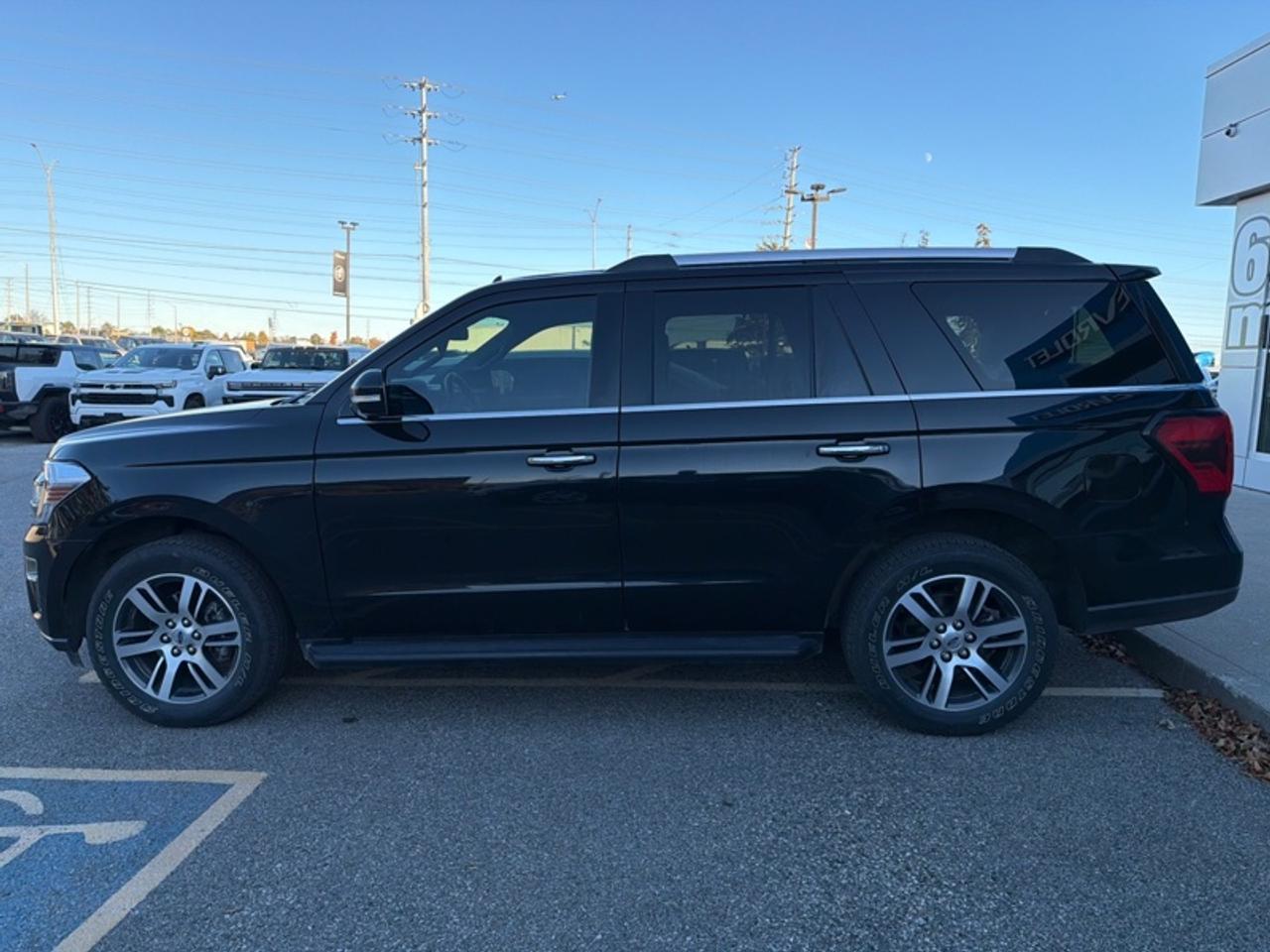 2024 Ford Expedition Limited  PANO ROOF|7 PASS|PREMIUM AUDIO Photo