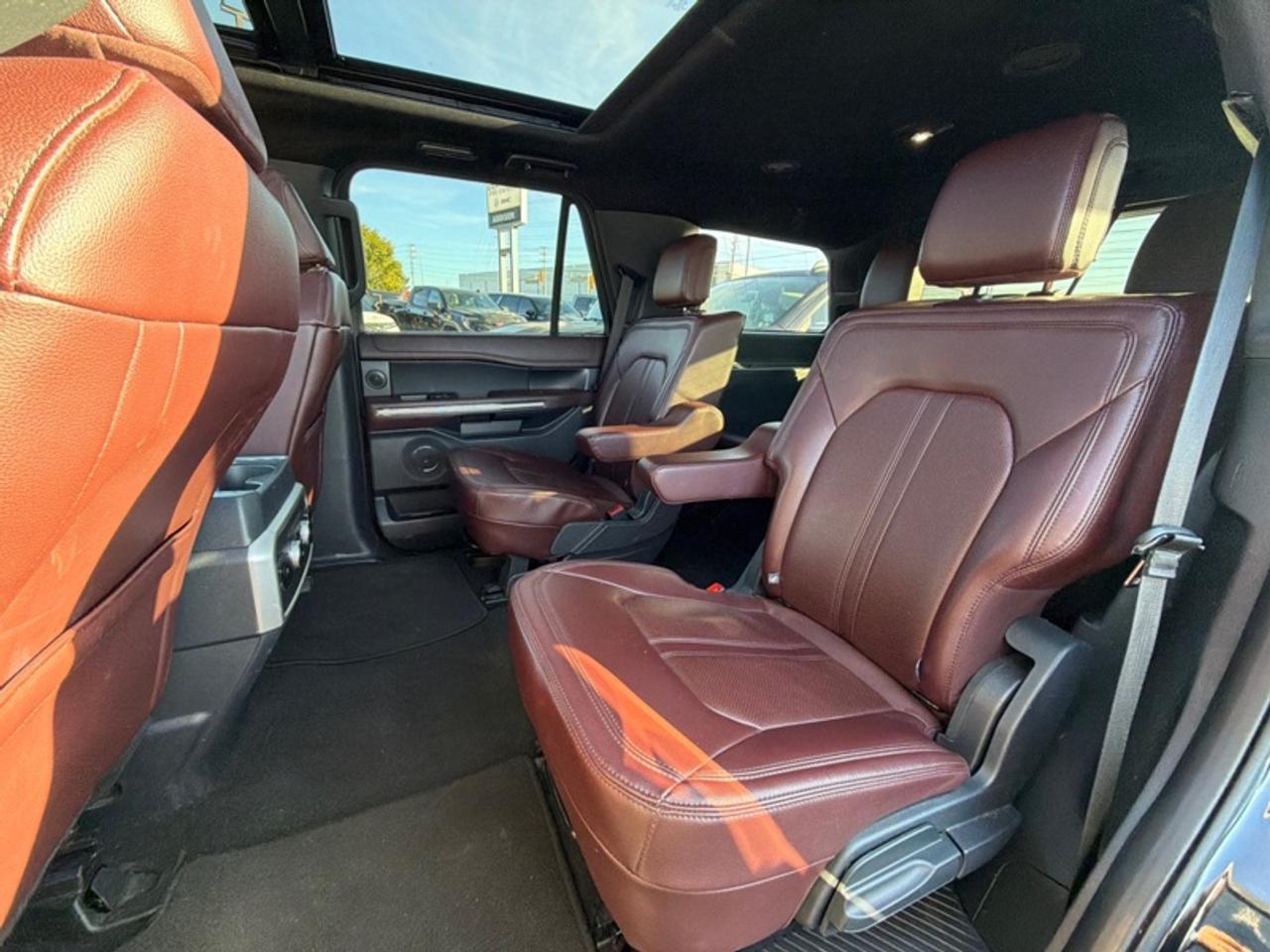 2024 Ford Expedition Limited  PANO ROOF|7 PASS|PREMIUM AUDIO Photo