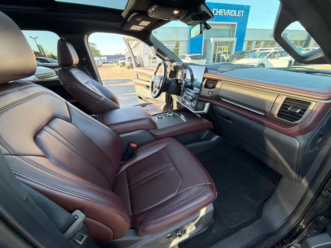 2024 Ford Expedition Limited  PANO ROOF|7 PASS|PREMIUM AUDIO Photo