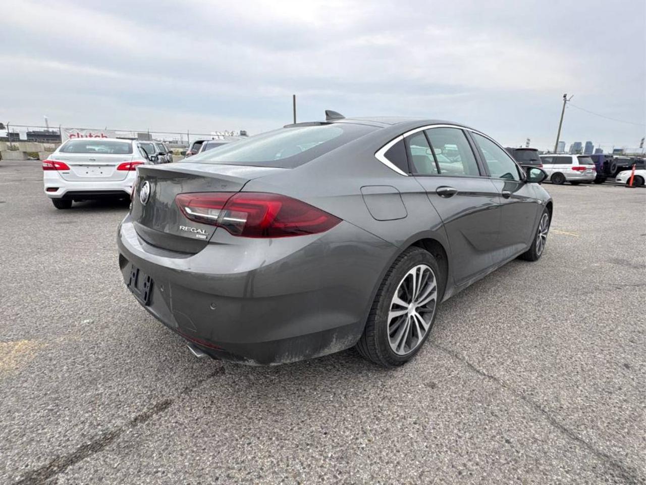 2018 Buick Regal Essence Photo