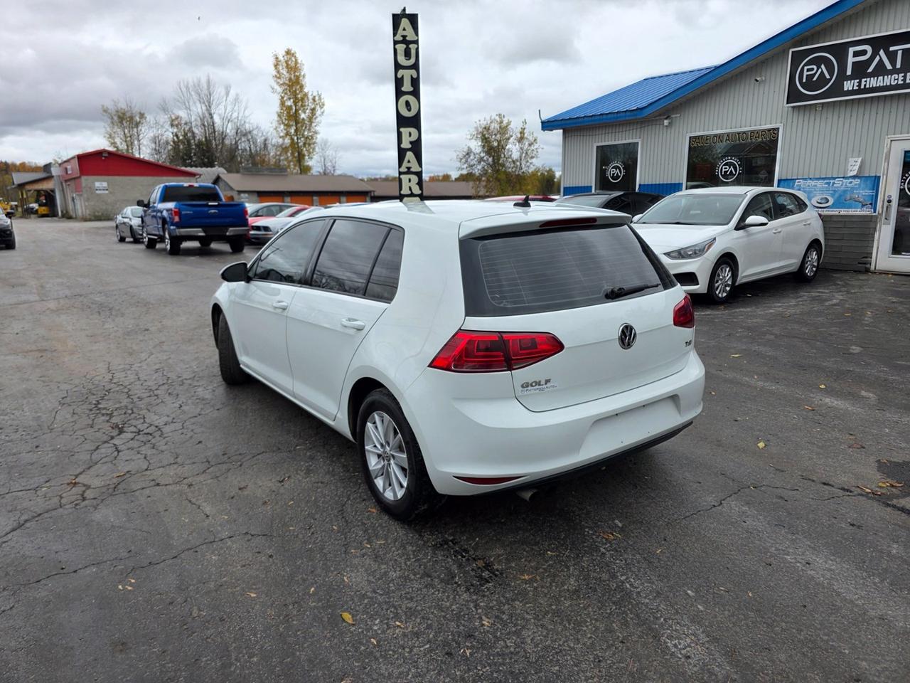 2015 Volkswagen Golf TSi  S Photo2