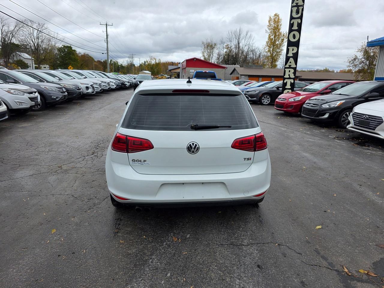 2015 Volkswagen Golf TSi  S Photo