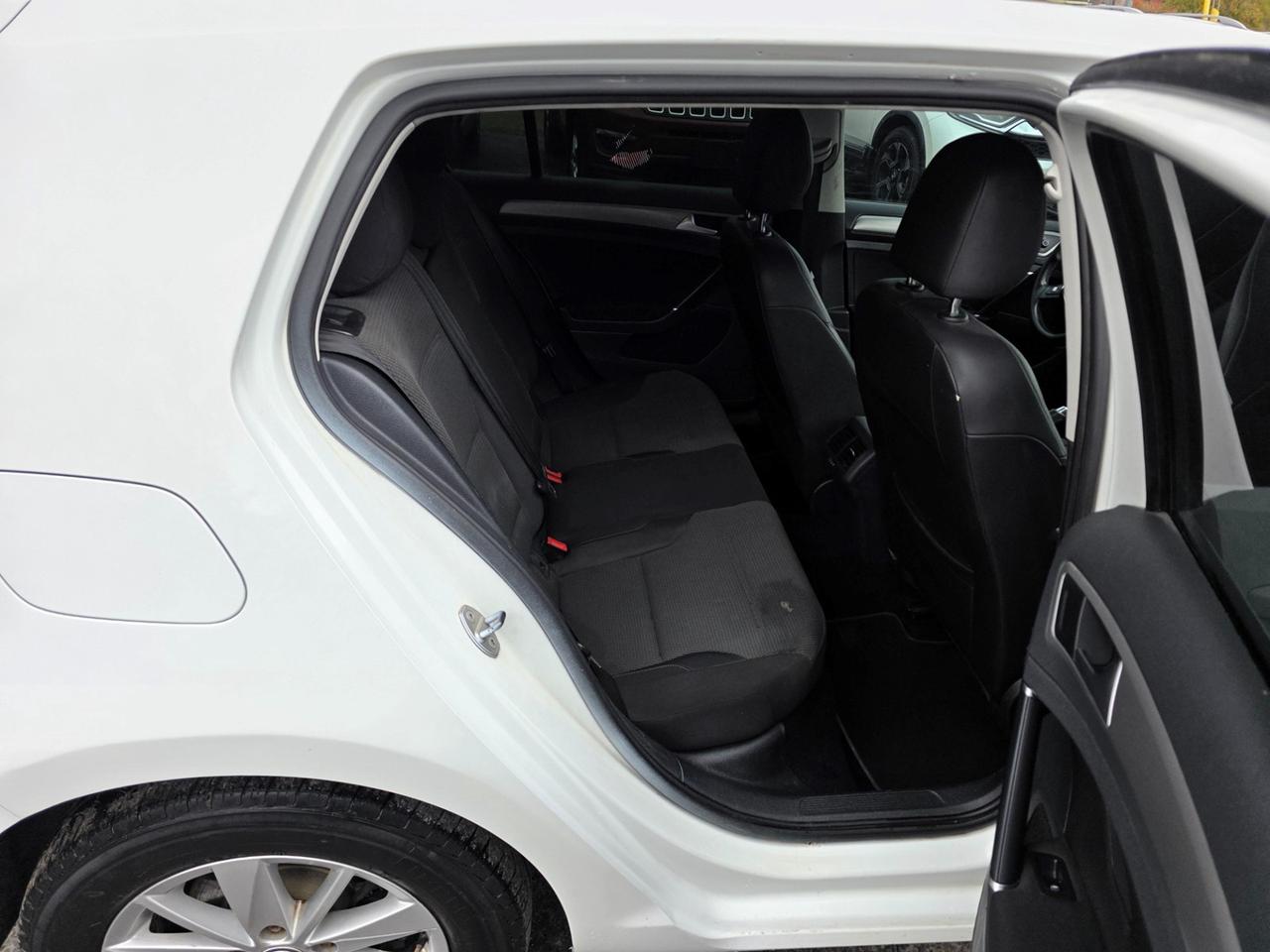 2015 Volkswagen Golf TSi  S Photo