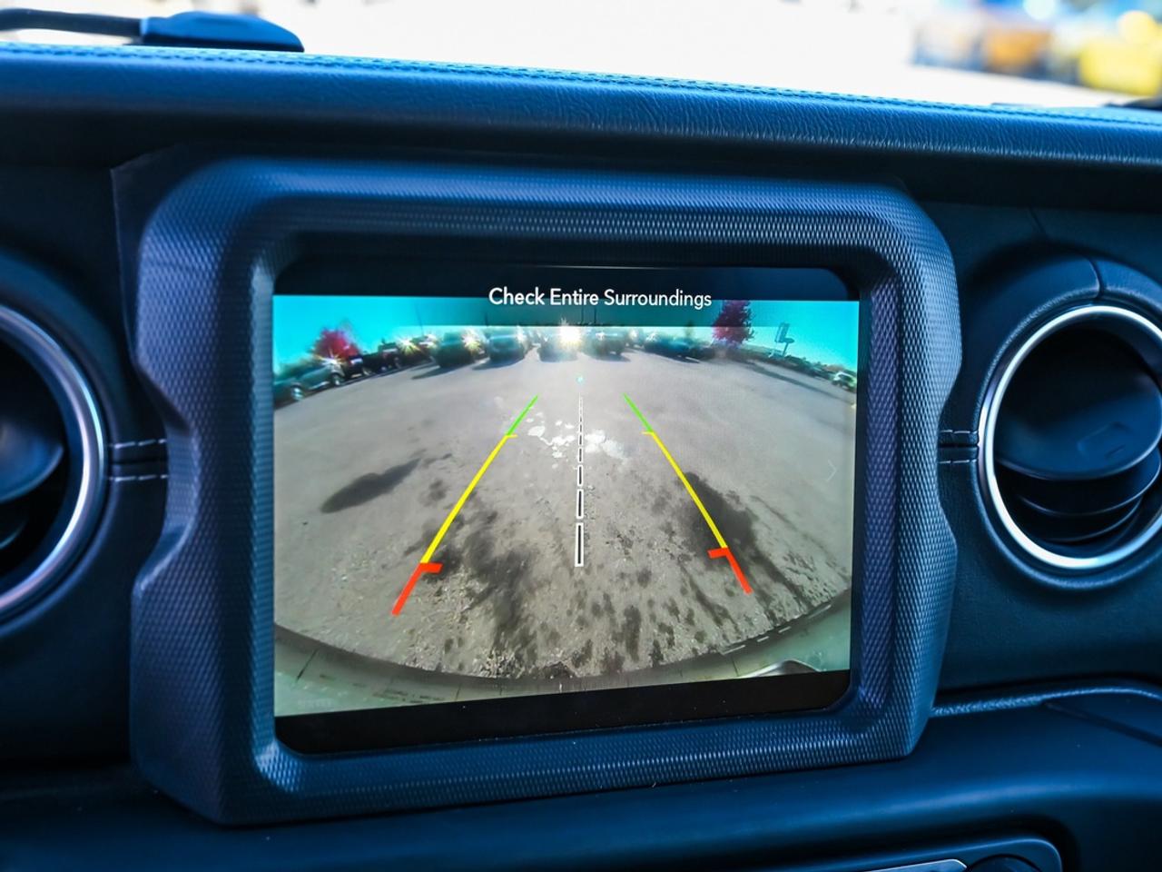 2018 Jeep Wrangler Unlimited Sahara Photo