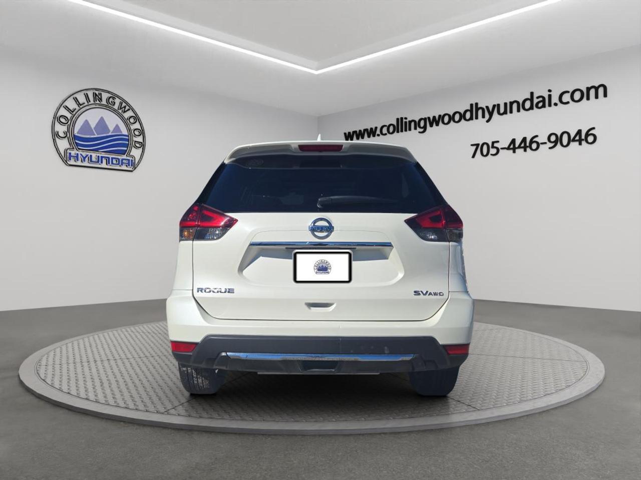 2018 Nissan Rogue SV Photo