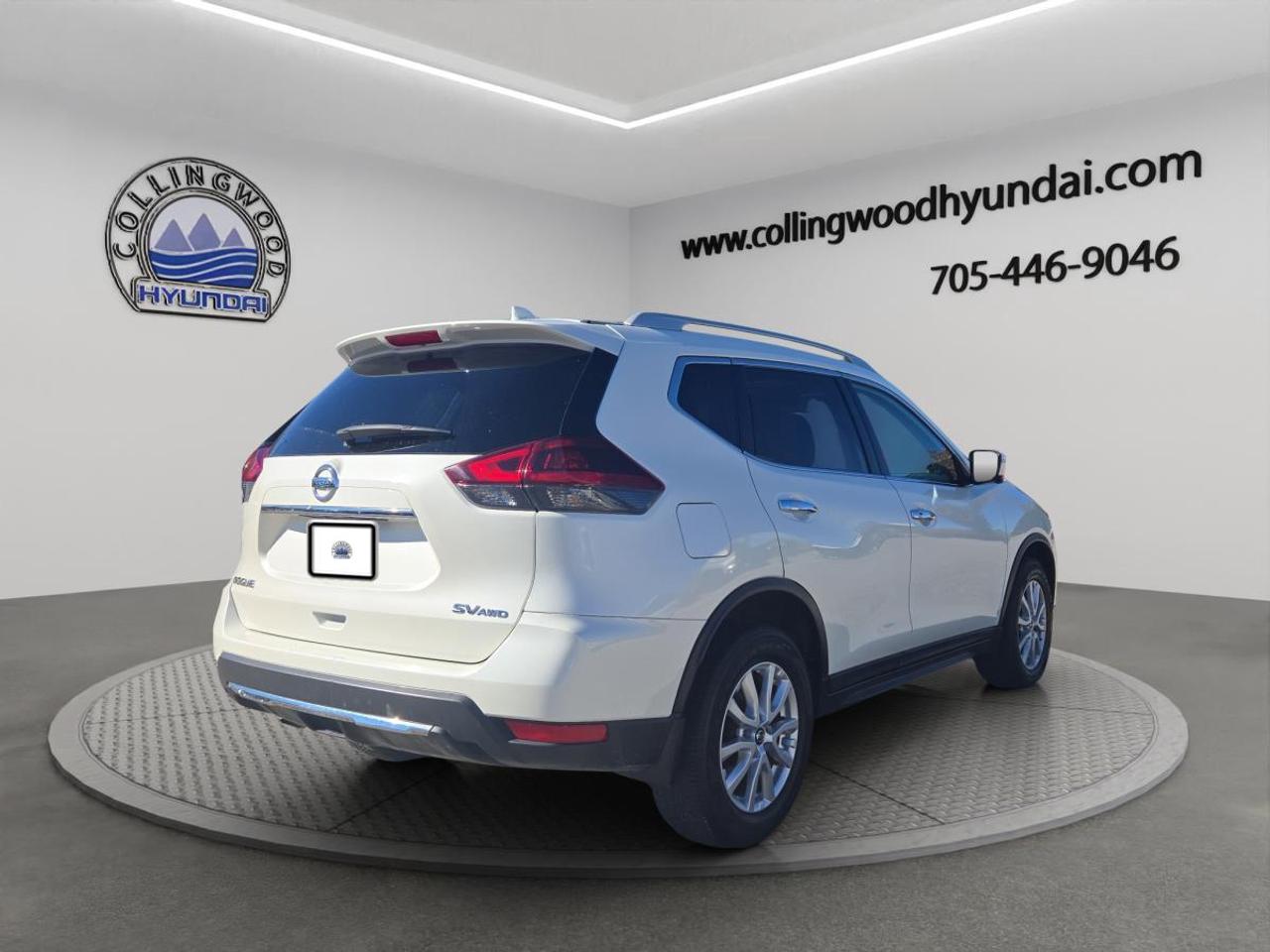 2018 Nissan Rogue SV Photo
