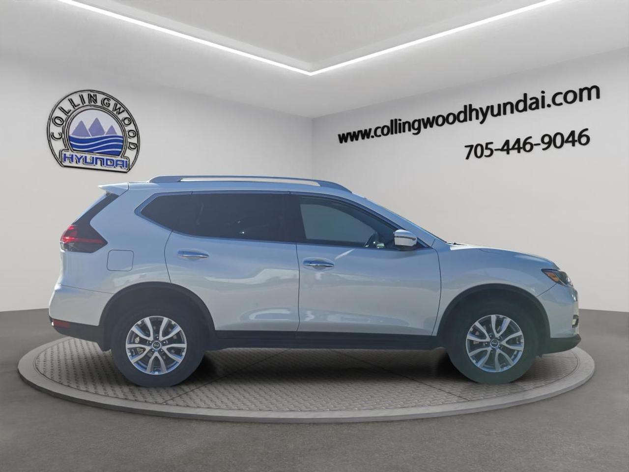 2018 Nissan Rogue SV Photo