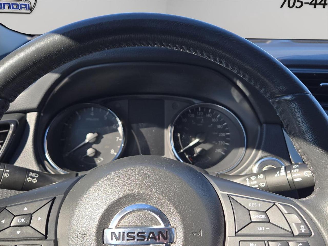 2018 Nissan Rogue SV Photo