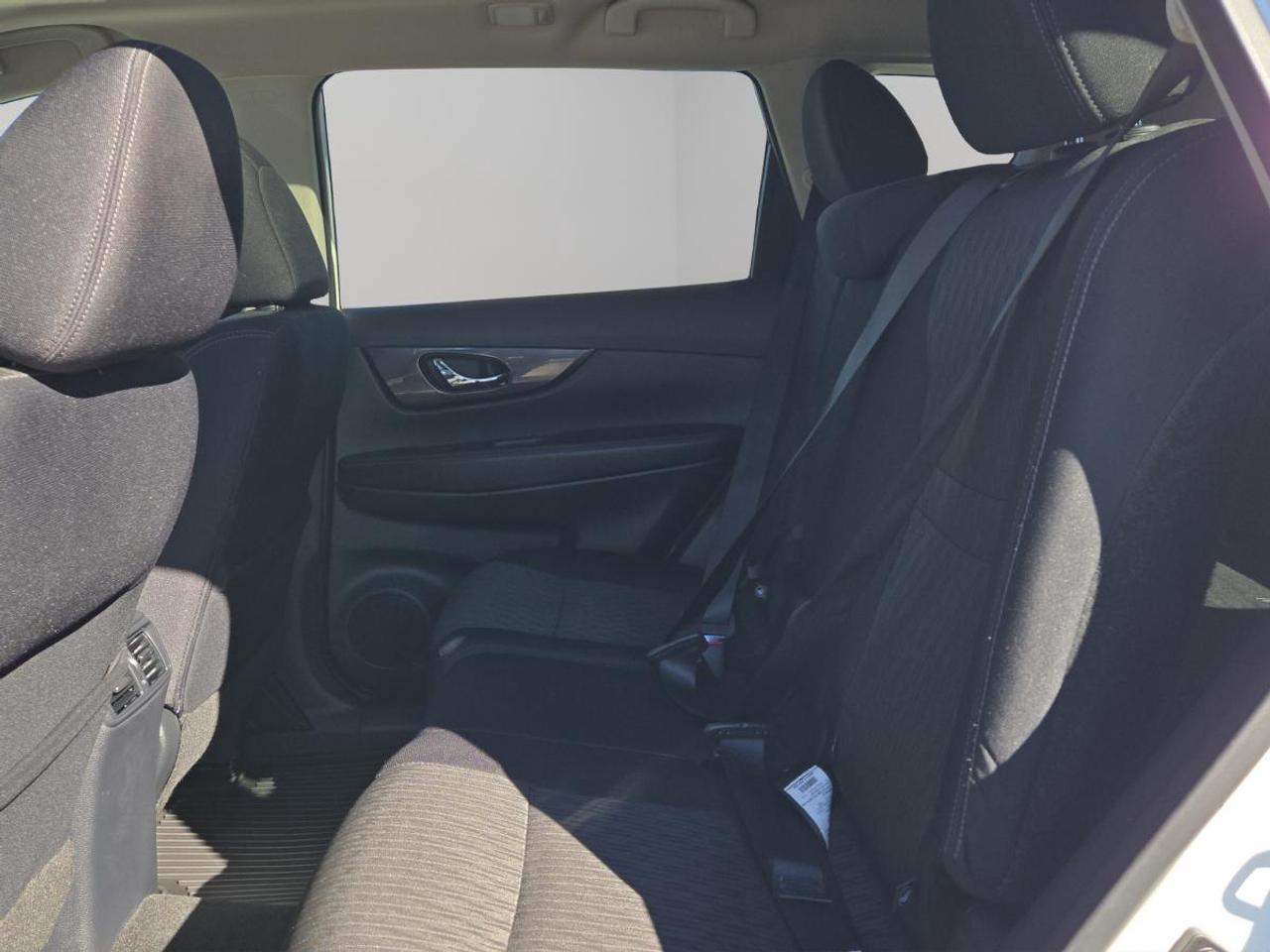 2018 Nissan Rogue SV Photo