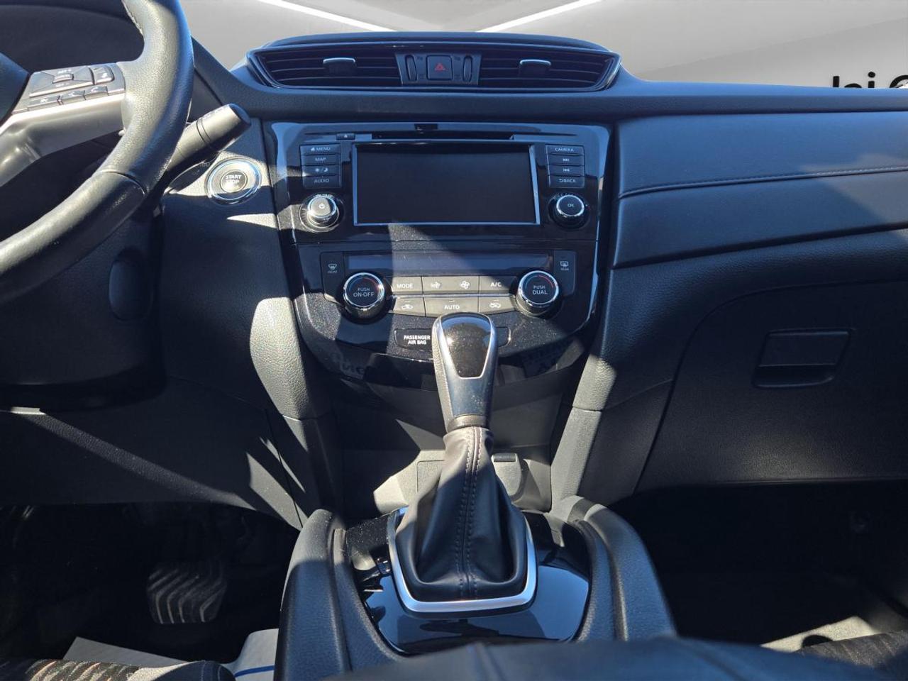 2018 Nissan Rogue SV Photo