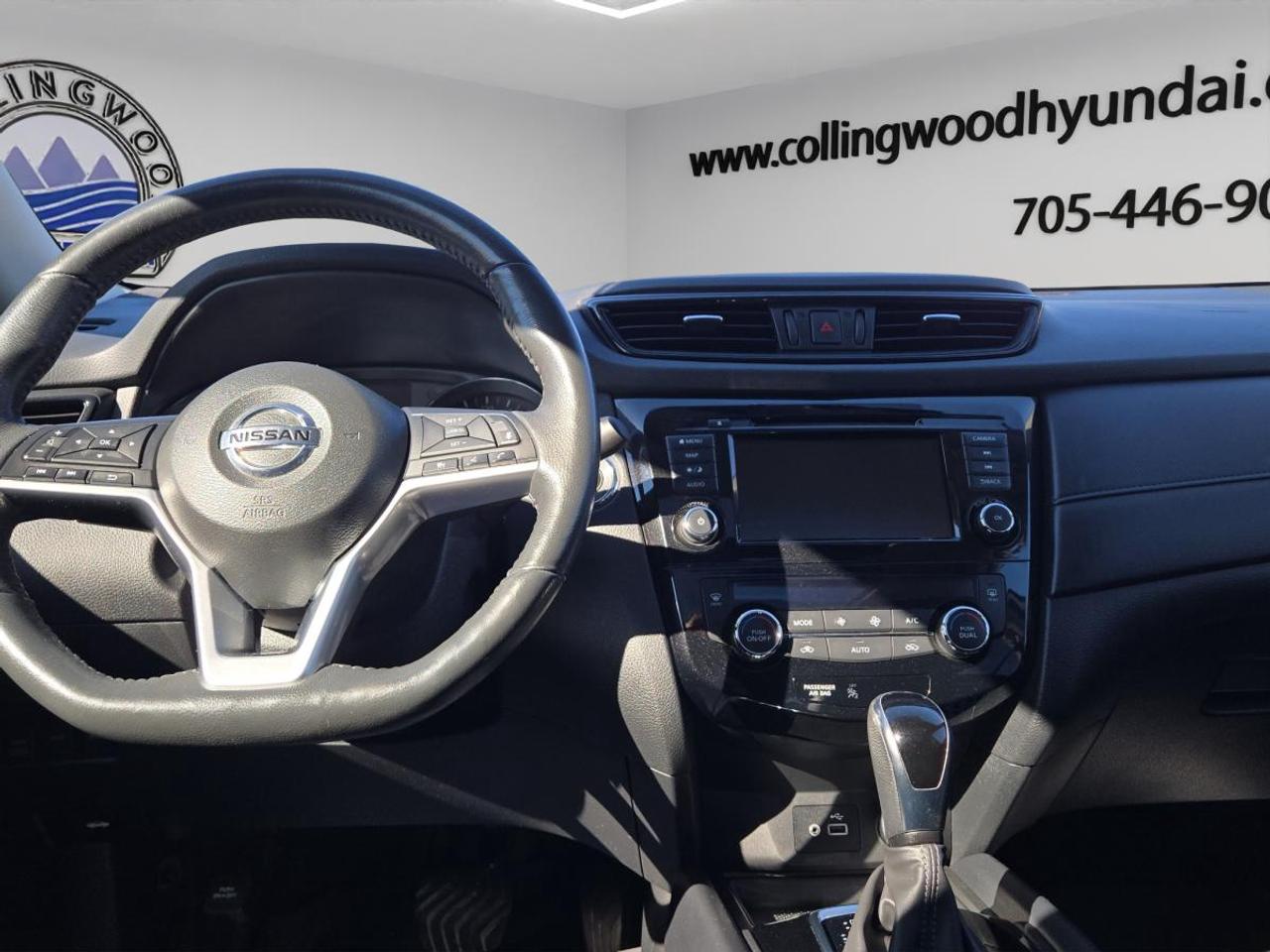 2018 Nissan Rogue SV Photo