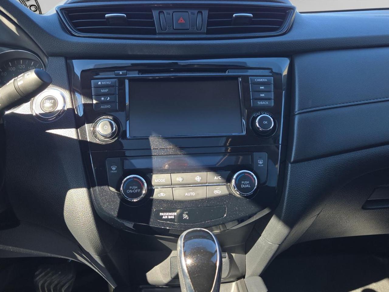 2018 Nissan Rogue SV Photo