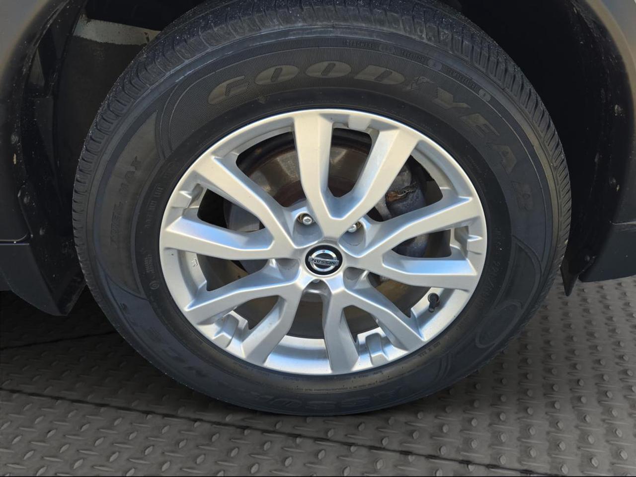 2018 Nissan Rogue SV Photo