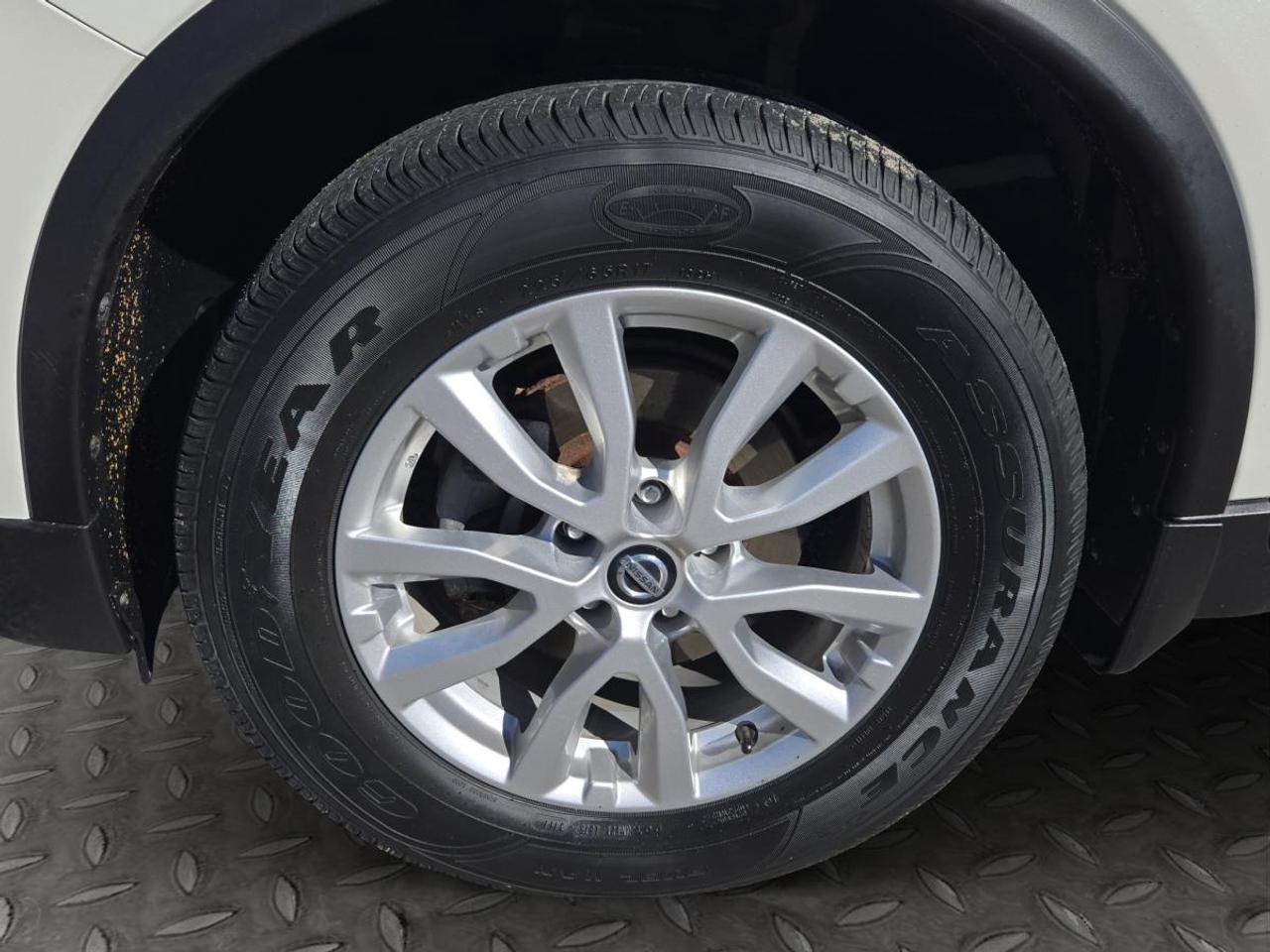 2018 Nissan Rogue SV Photo