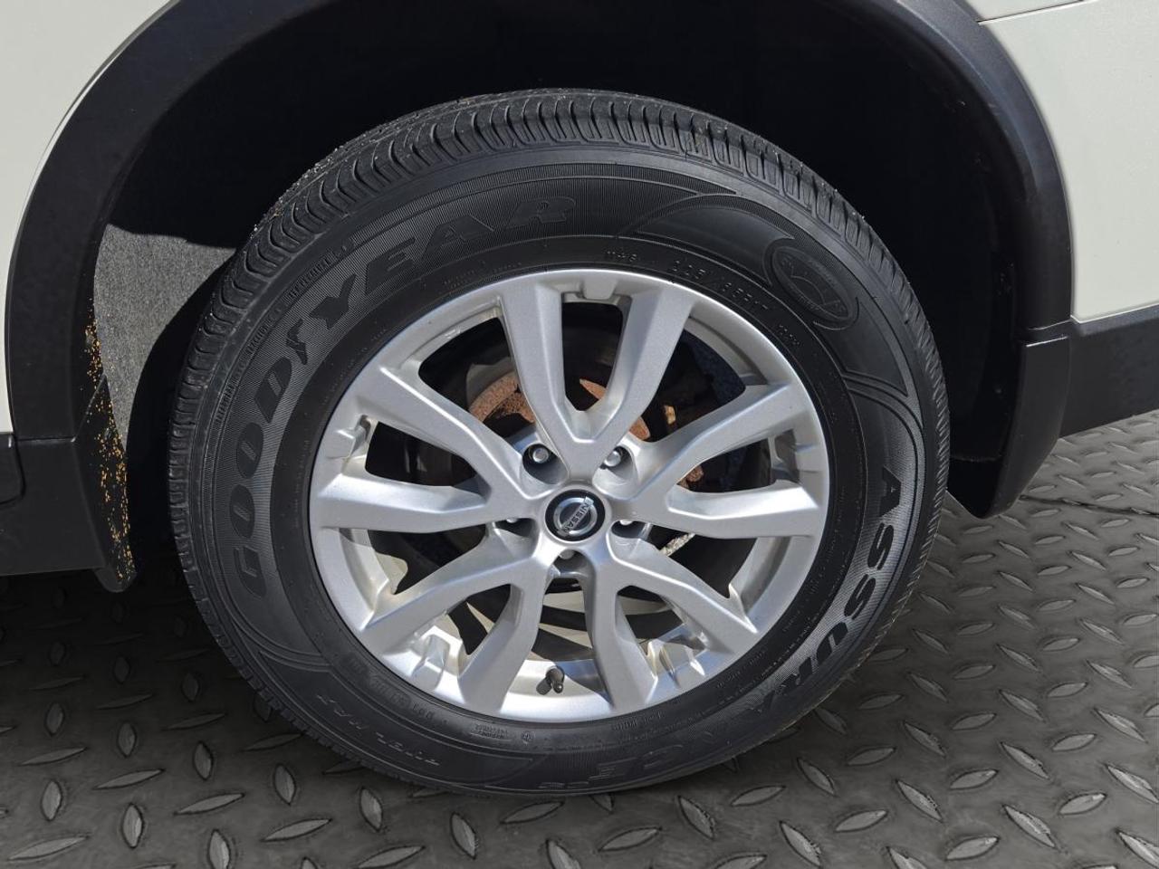 2018 Nissan Rogue SV Photo