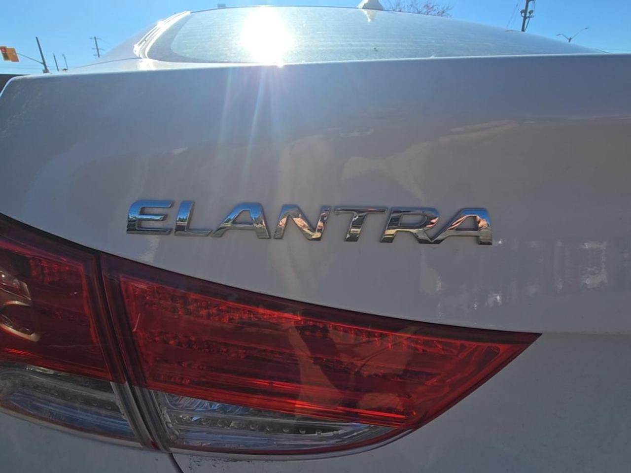 2013 Hyundai Elantra GLS Photo
