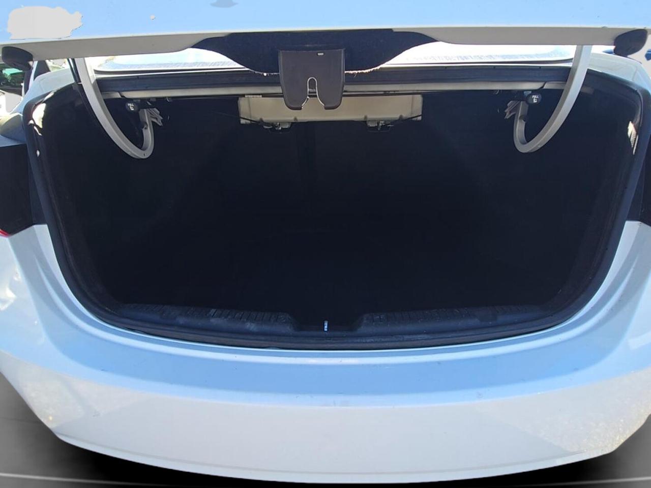 2013 Hyundai Elantra GLS Photo