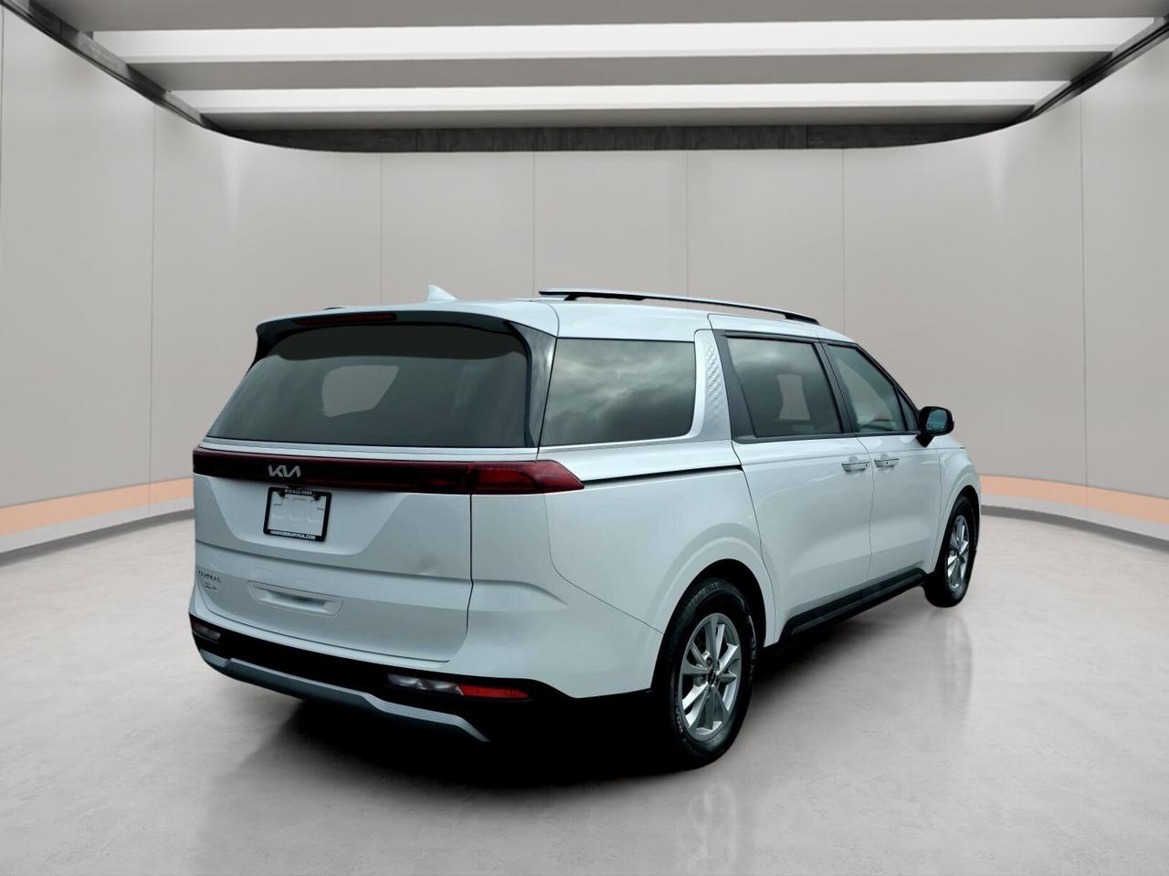 2024 Kia Carnival LX+ Photo