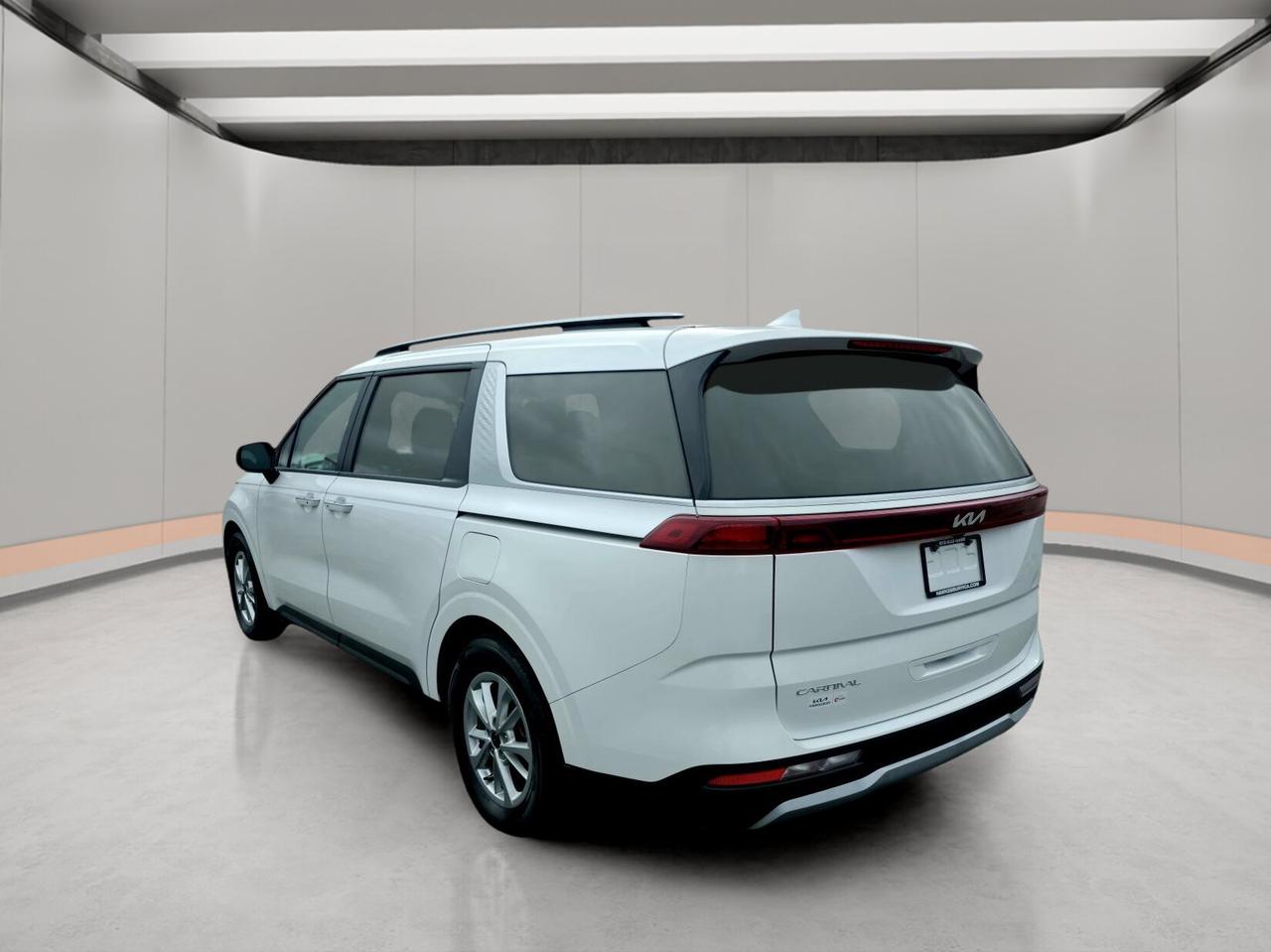2024 Kia Carnival LX+ Photo