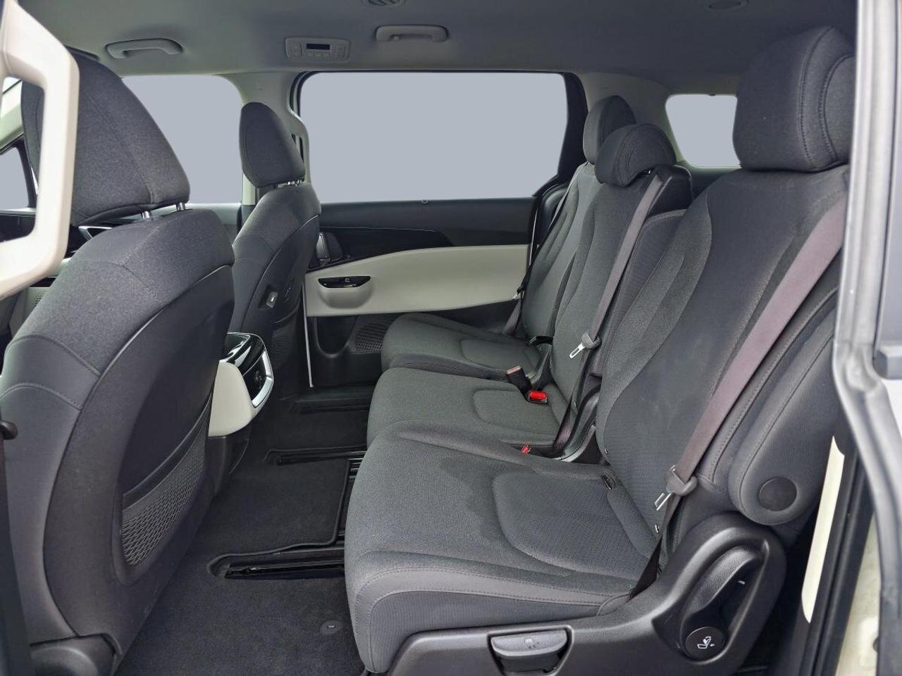 2024 Kia Carnival LX+ Photo