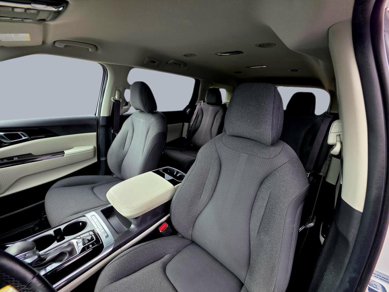 2024 Kia Carnival LX+ Photo
