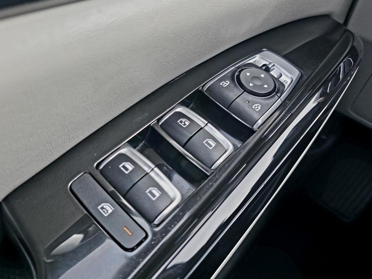 2024 Kia Carnival LX+ Photo