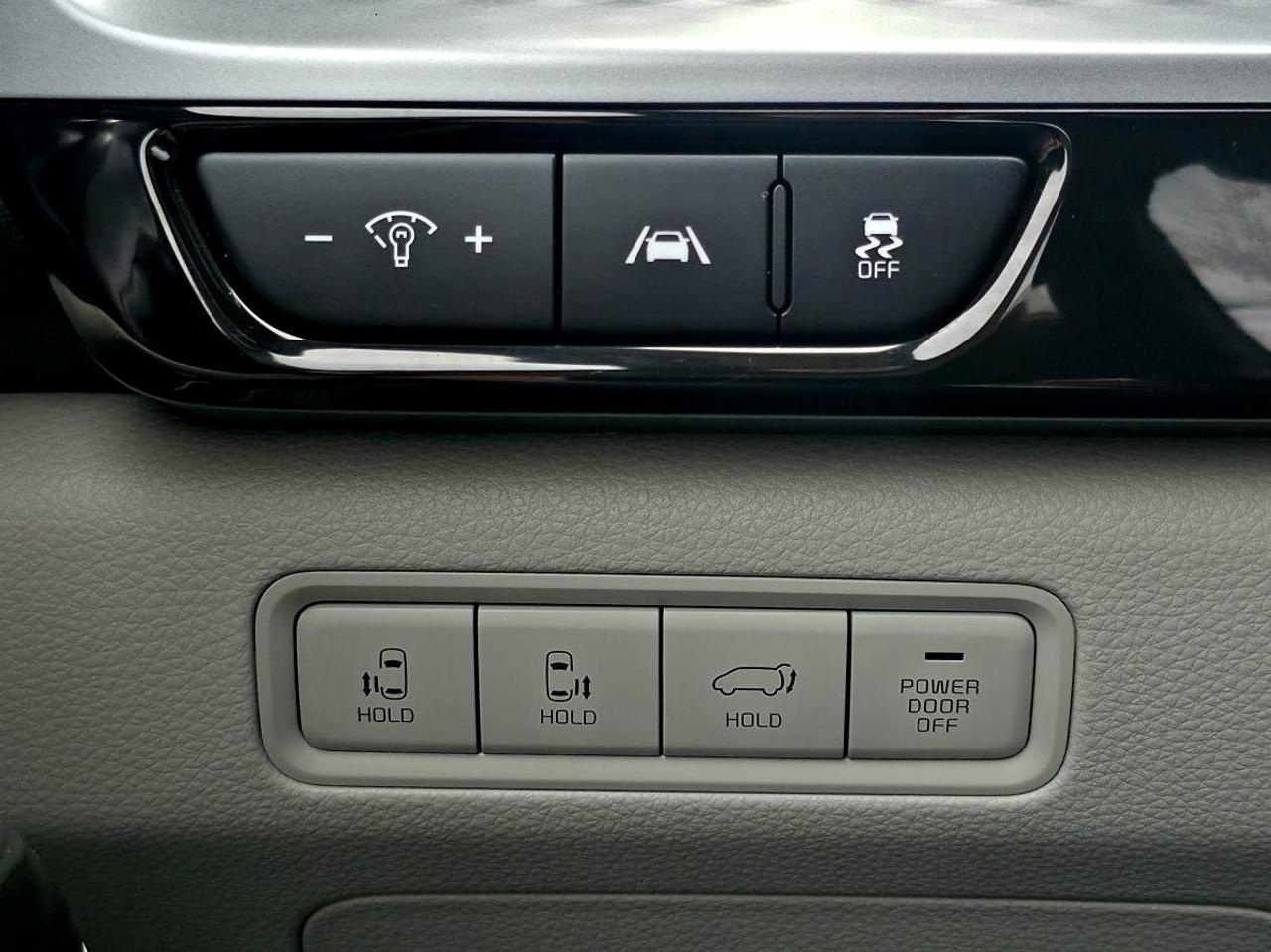 2024 Kia Carnival LX+ Photo