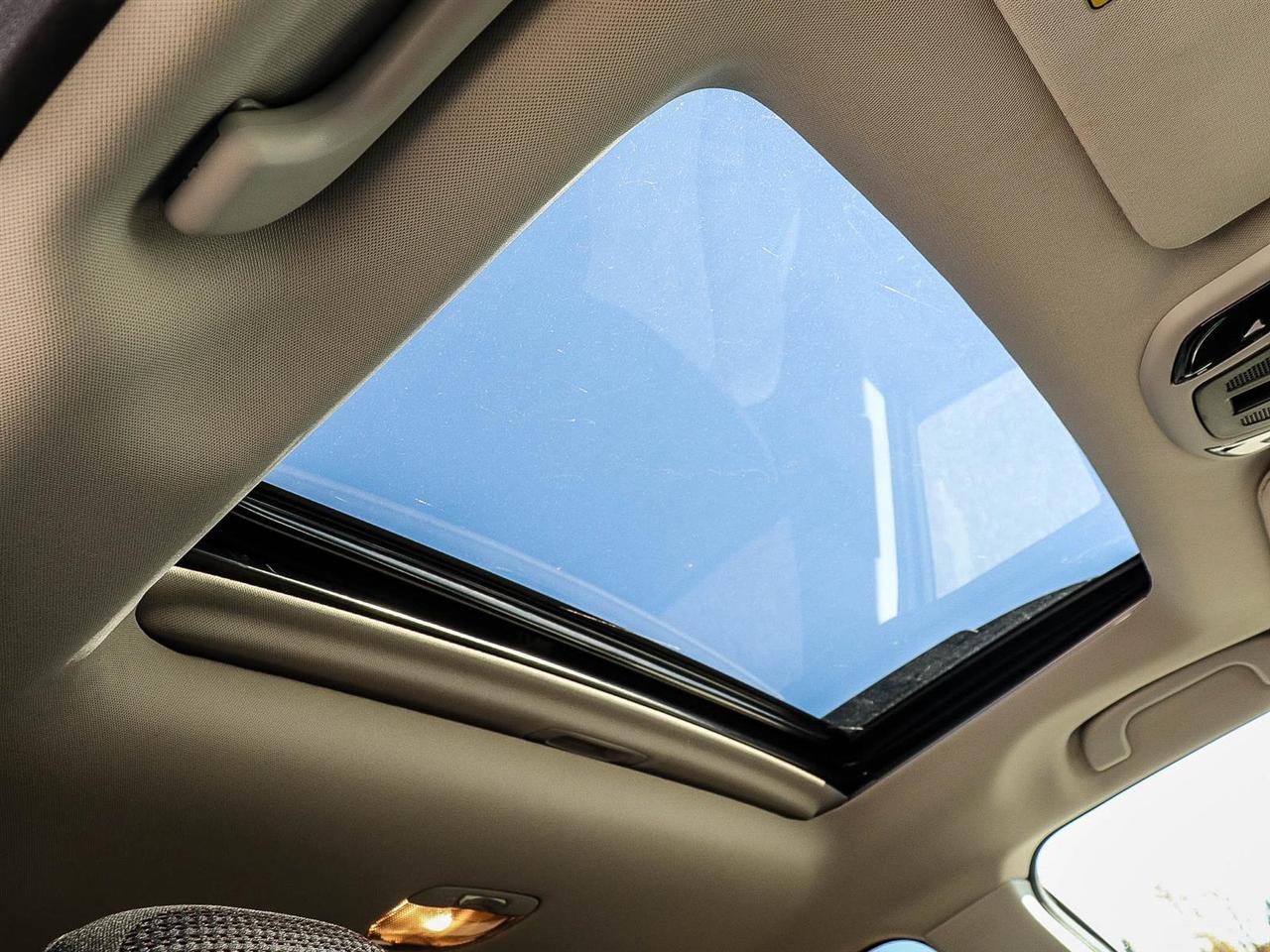 2022 Subaru Outback Touring Photo