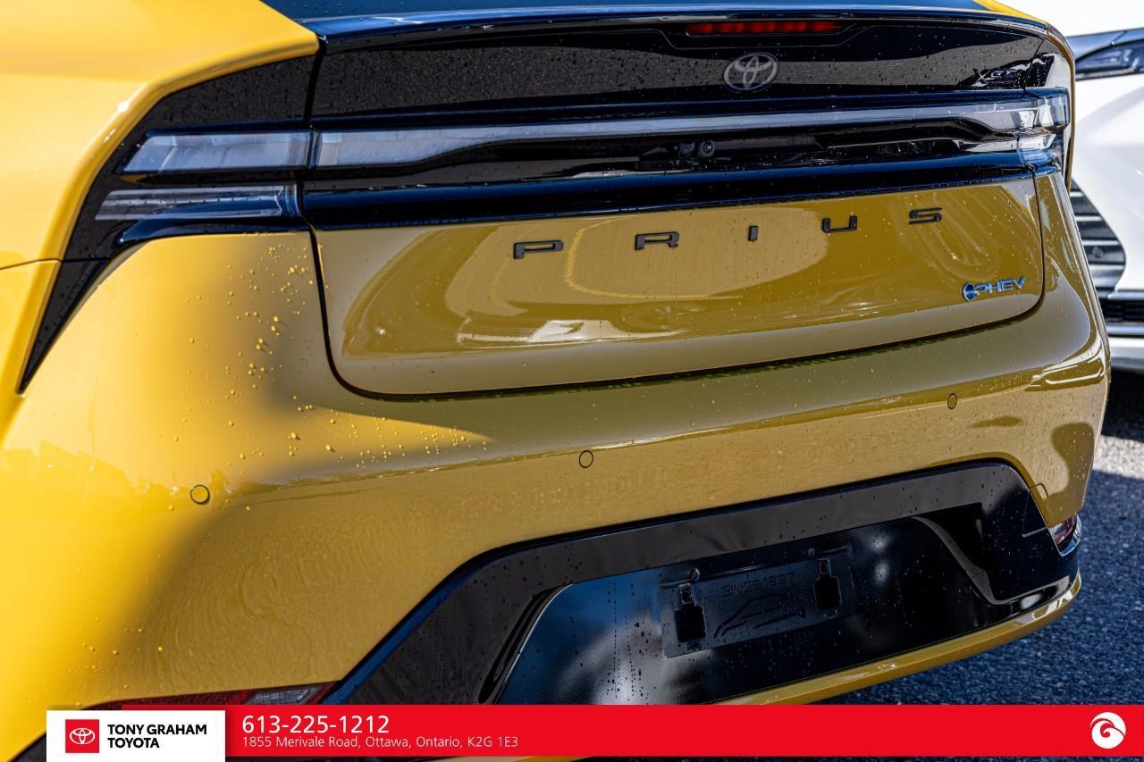 2027 Toyota Prius Plug-In Hybrid XSE Premium Photo