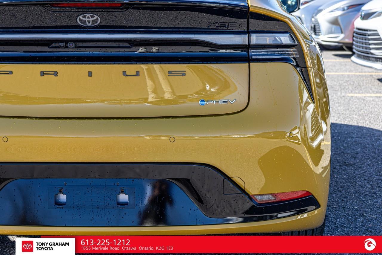 2027 Toyota Prius Plug-In Hybrid XSE Premium Photo