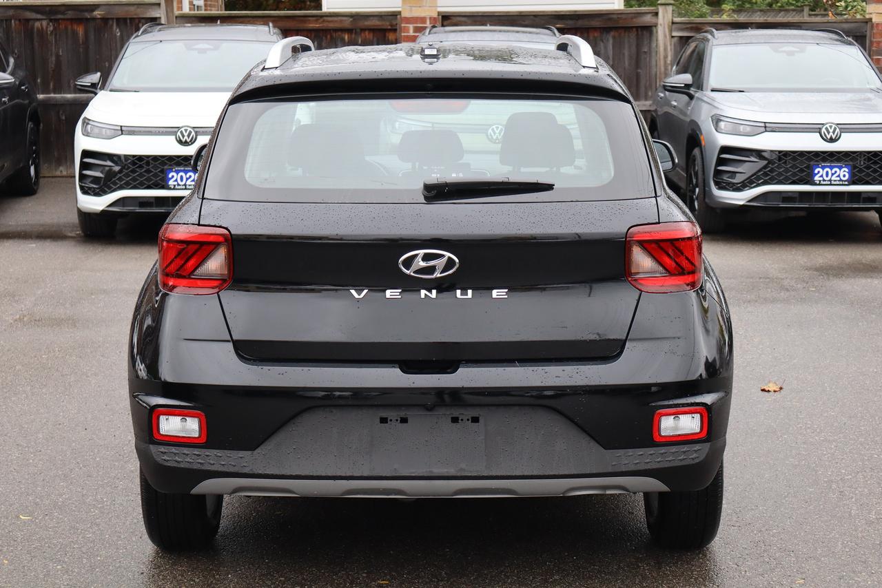 2026 Hyundai Venue PREFERRED Photo4
