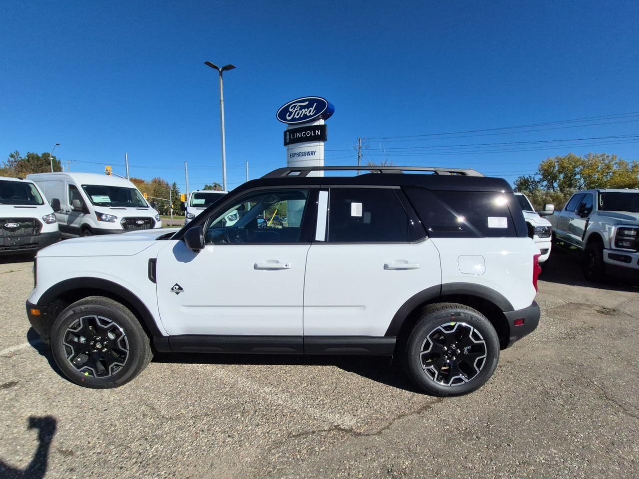 2026 Ford Bronco Sport OUTER BANKS, MOONROOF, TECH PKG, ADAPTIVE CRUISE Photo