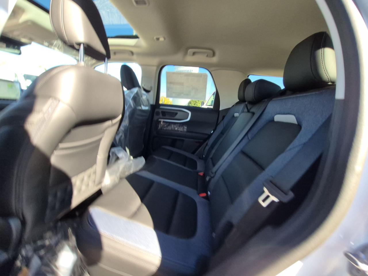 2026 Ford Bronco Sport OUTER BANKS, MOONROOF, TECH PKG, ADAPTIVE CRUISE Photo
