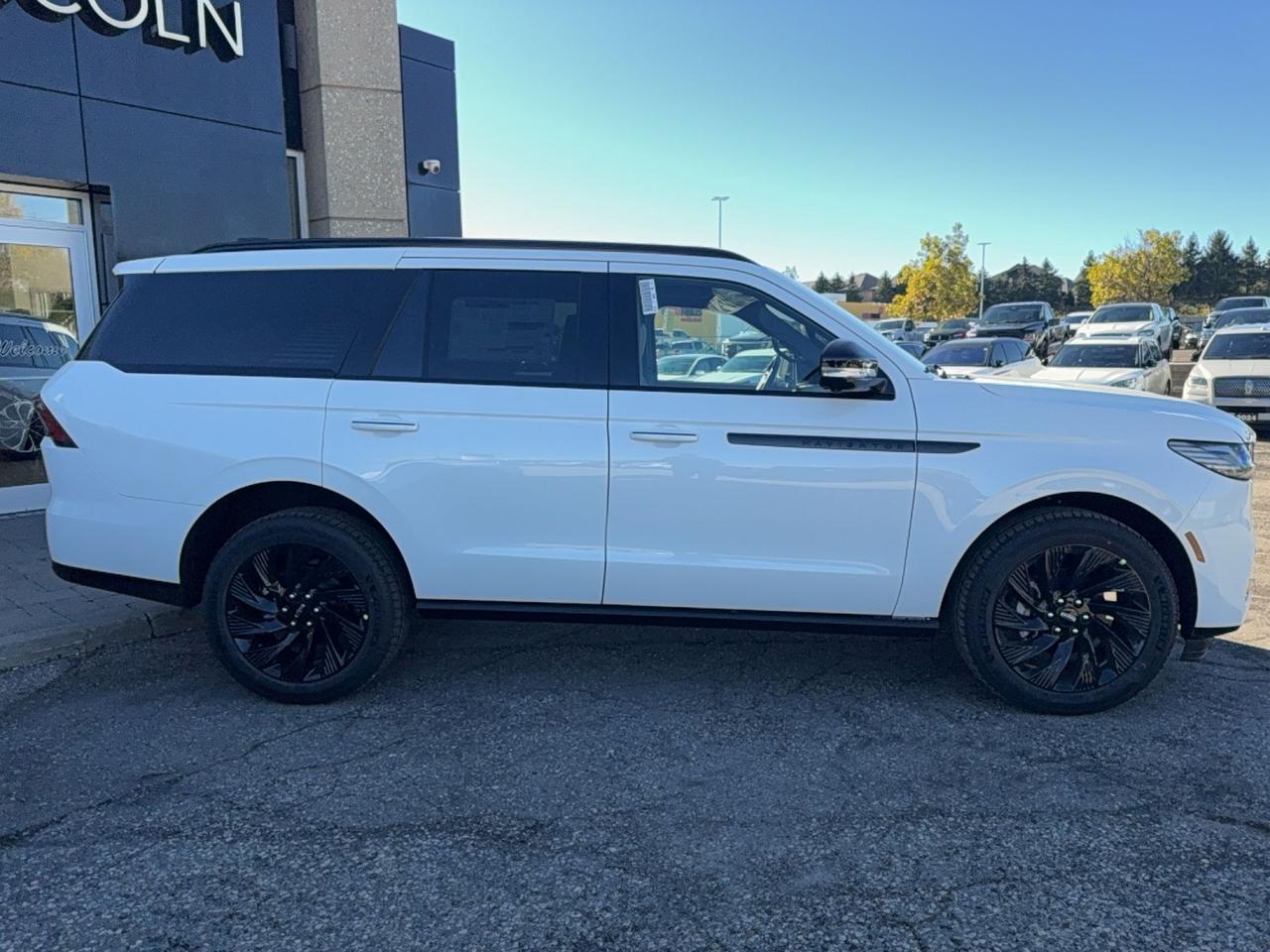 2027 Lincoln Navigator JET BLACK PKG, PANO ROOF, POWER BOARDS, BLUECRUISE Photo1