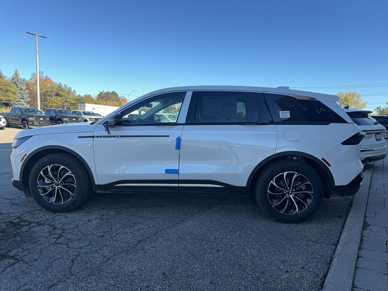 2026 Lincoln Nautilus PREMIERE, PHONE AS KEY, PANO ROOF, CO-PILOT360 2.0 Photo3