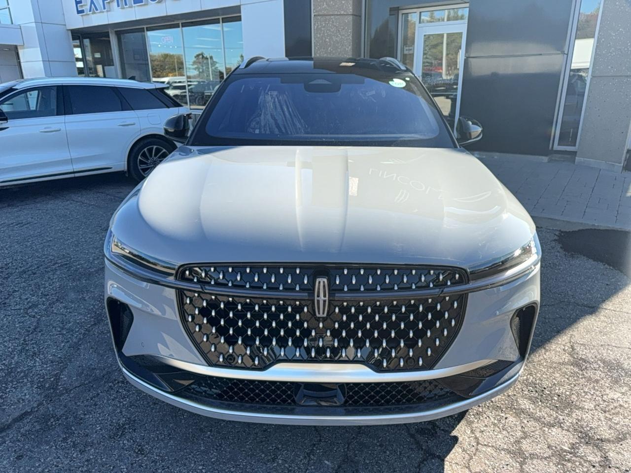 2026 Lincoln Nautilus RESERVE, PANO ROOF, PHONE AS KEY, CO-PILOT360 2.0 Photo4