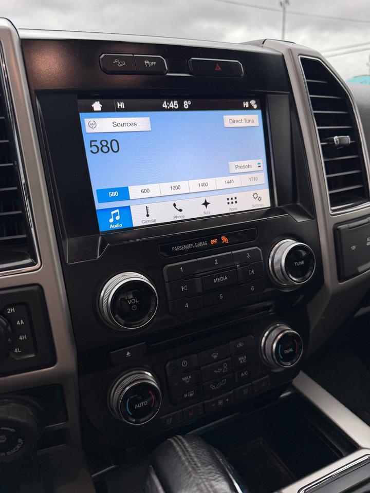 2017 Ford F-150 Lariat Photo3