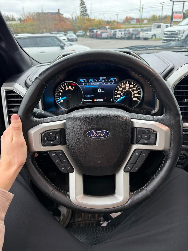 2017 Ford F-150 Lariat Photo2
