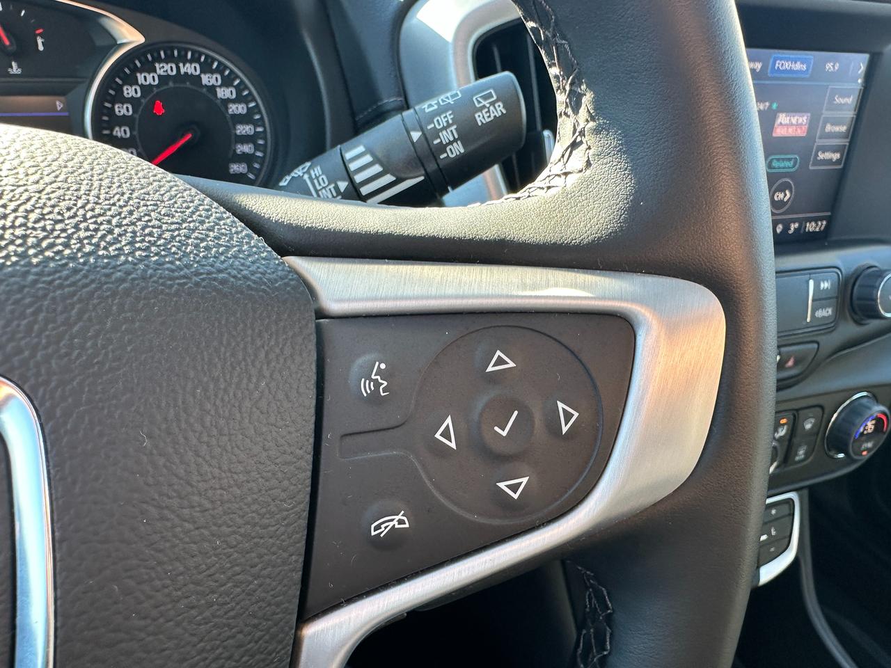 2024 GMC Terrain SLT ELEV. AWD HTD-LTHR PanoRoof XM PowerGate RvCam Photo