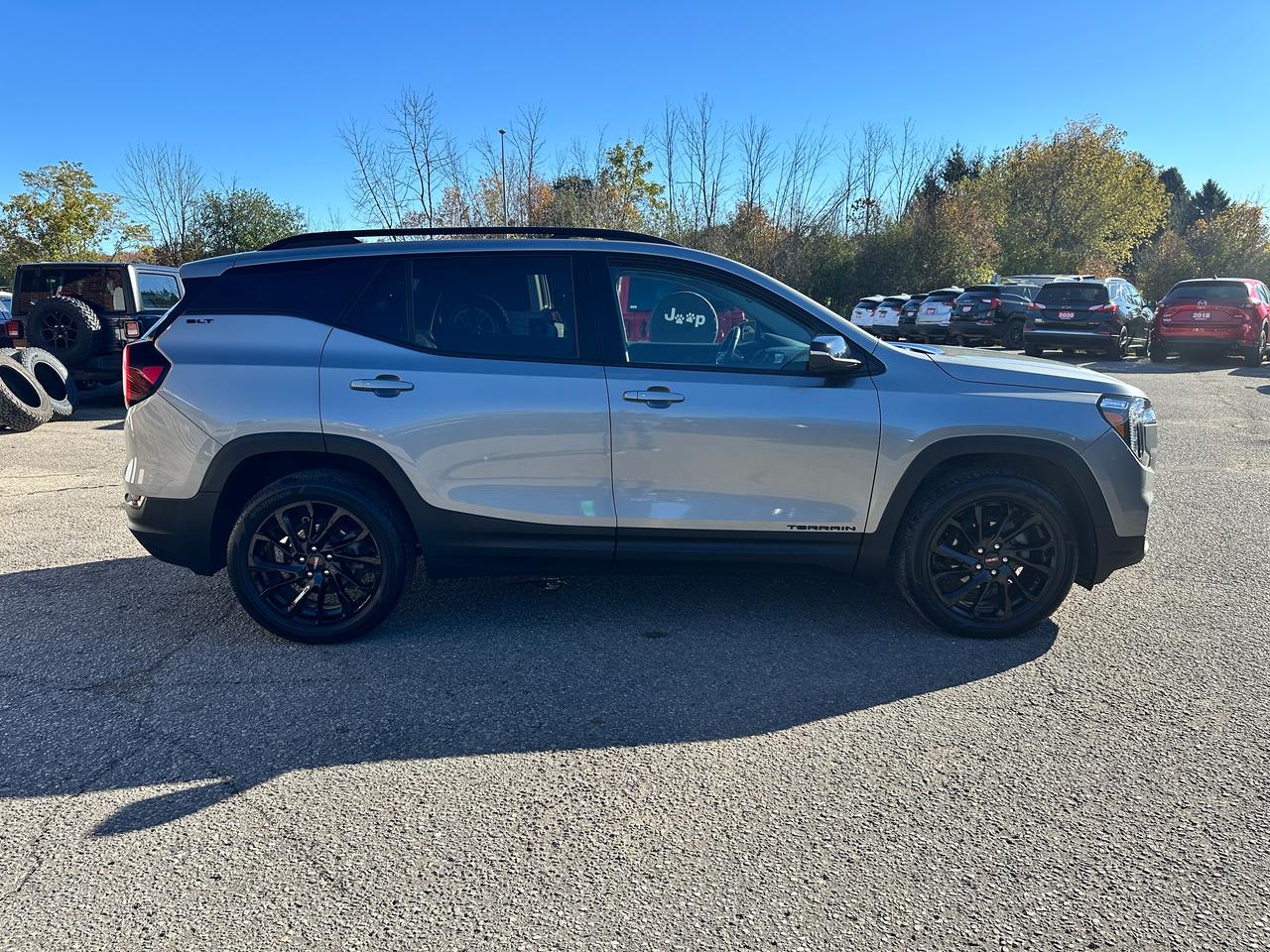 2024 GMC Terrain SLT ELEV. AWD HTD-LTHR PanoRoof XM PowerGate RvCam Photo4