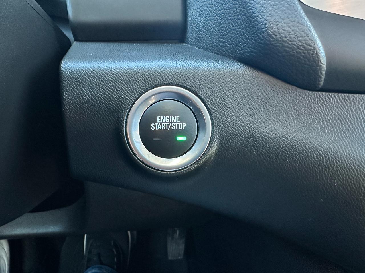 2024 GMC Terrain SLT ELEV. AWD HTD-LTHR PanoRoof XM PowerGate RvCam Photo